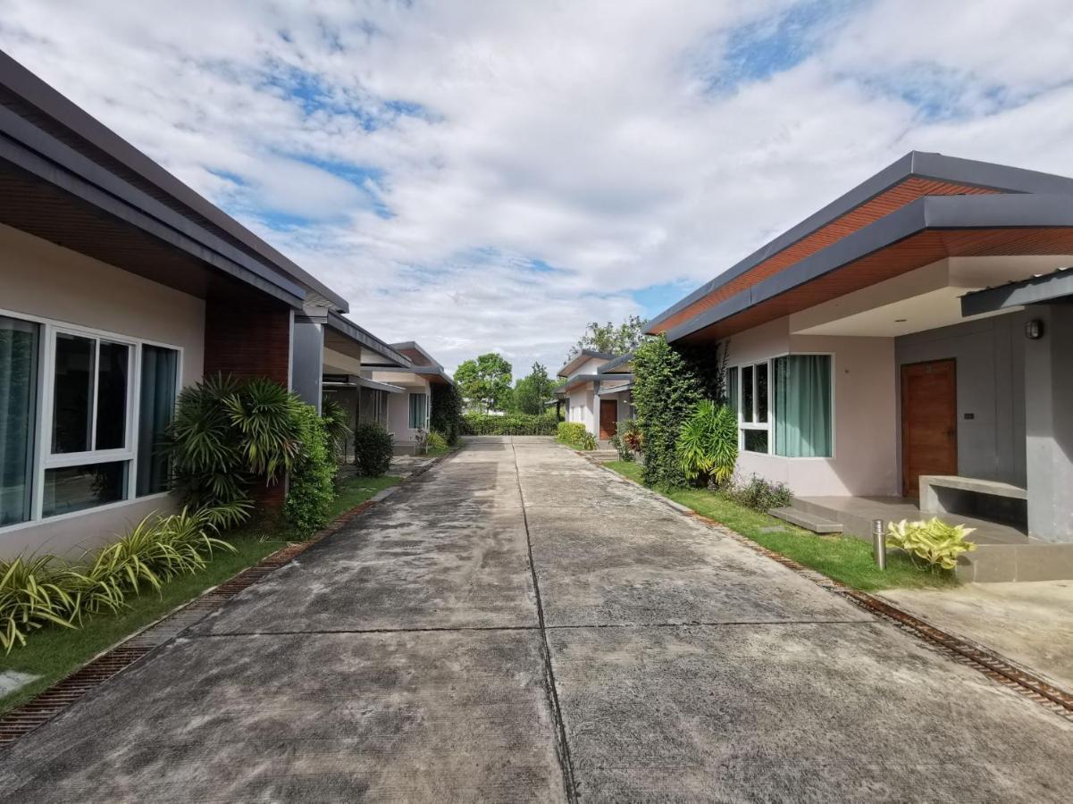 Smile Resort Sriracha Si Racha Dış mekan fotoğraf